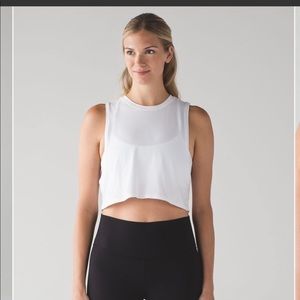 Lululemon muscle love crop tank LIKE NEW 10